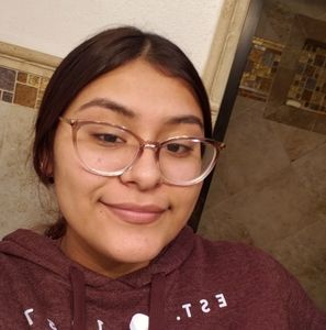 Meet your Posher, Cassandra